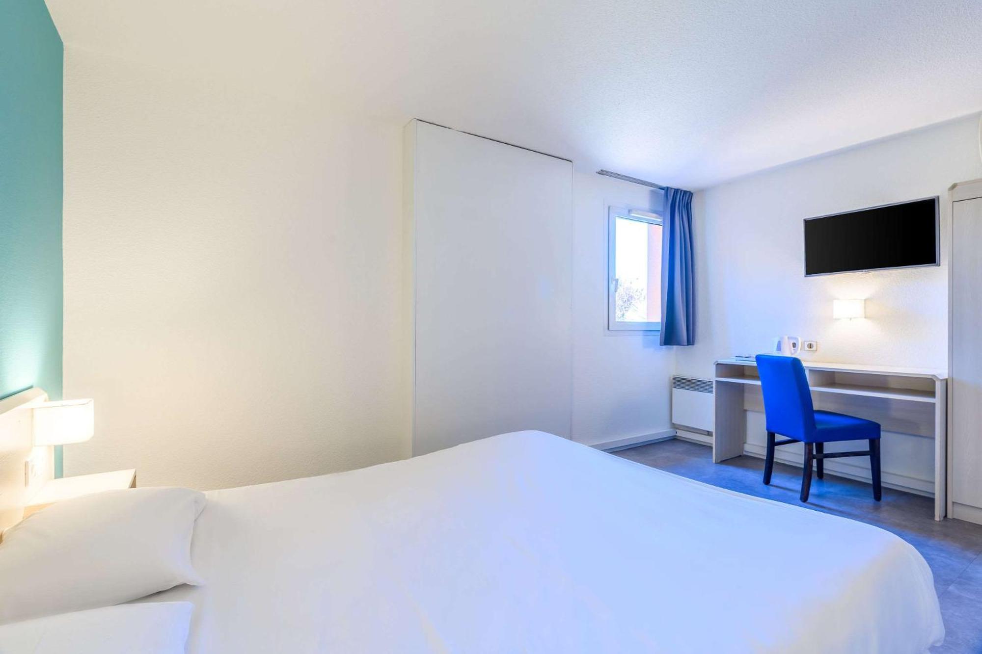 Comfort Hotel Orleans Saran Exterior photo