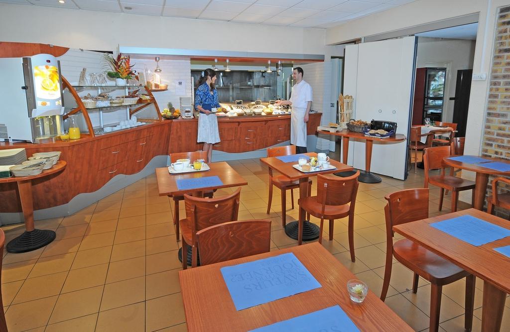 Comfort Hotel Orleans Saran Exterior photo