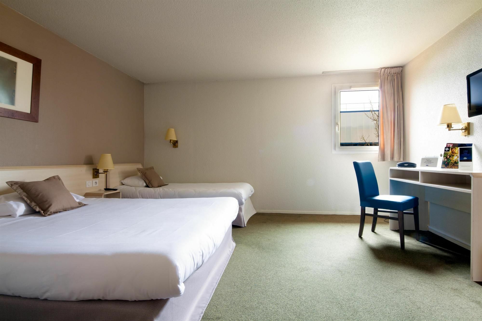 Comfort Hotel Orleans Saran Exterior photo